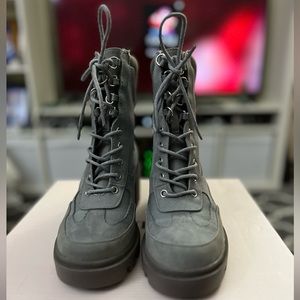 Grey lace-up ankle boots. Womens Size 6